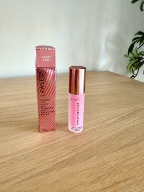 LAWLESS Daisy Pink Lip Plumping Gloss - Pink